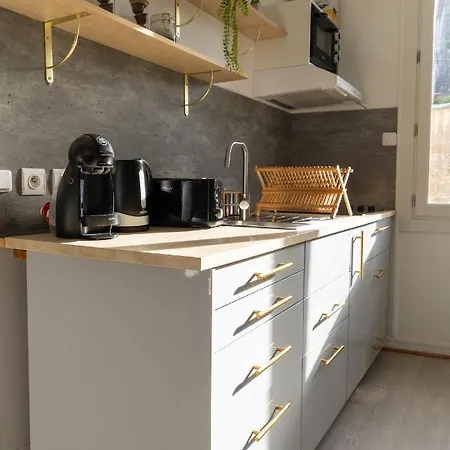 Apartment Le Yellow Vibe - Parking Prive Gratuit, Proche Chantilly, Wifi Haut Debit, Ideal Teletravail *