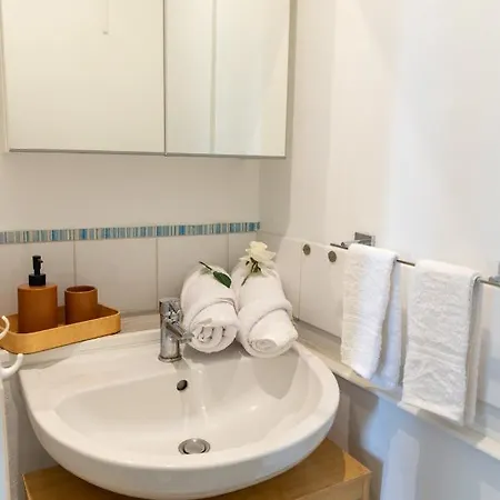 Le Yellow Vibe - Parking Prive Gratuit, Proche Chantilly, Wifi Haut Debit, Ideal Teletravail Apartment